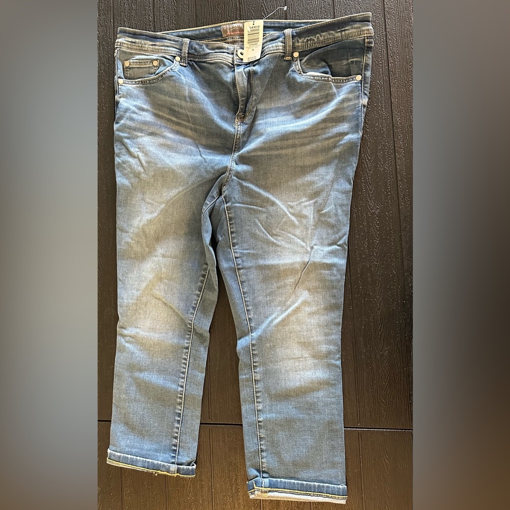 Torrid Crop Midfit Super Skinny Jeans 18W NWT